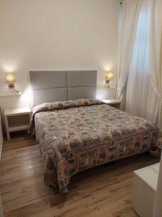 Hotel Patrizia มารีนา ดิ มาซซา ภายนอก รูปภาพ