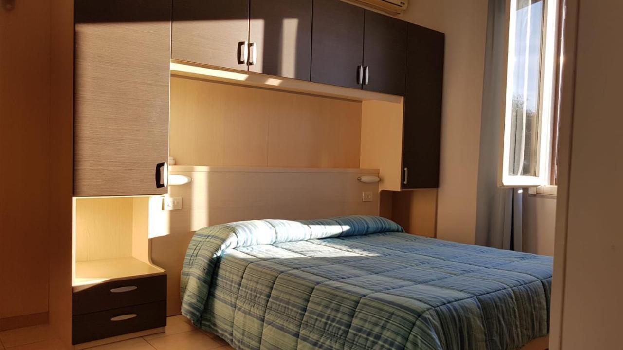 Hotel Patrizia มารีนา ดิ มาซซา ภายนอก รูปภาพ